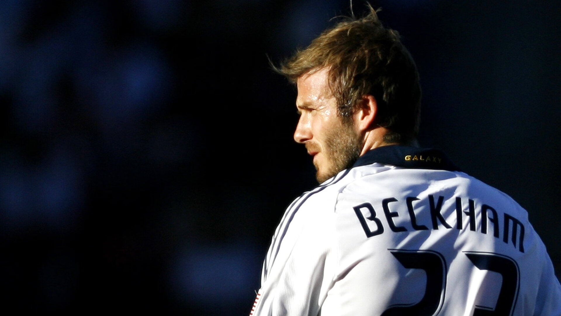 夏季联赛最新形势：曼城高居榜首，巴黎圣日耳曼强势追赶，冠军归属成迷